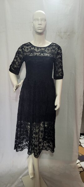 Robe en dentelle élégante noire