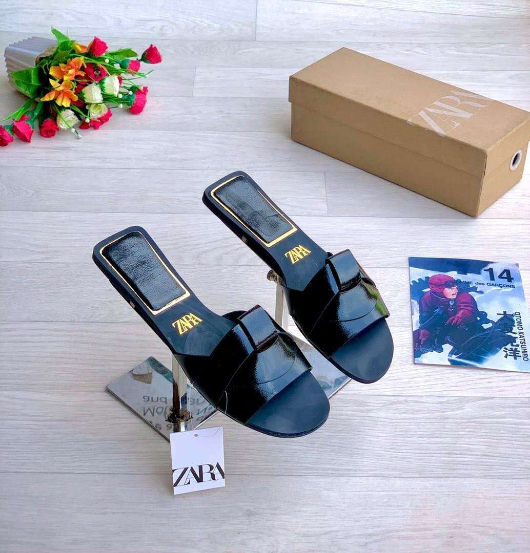 Zara slides, no box