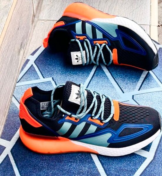 Adidas Sneakers