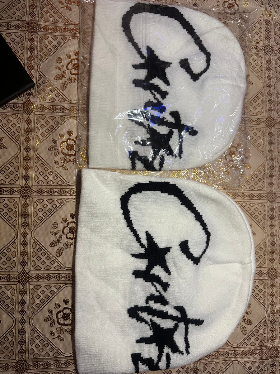 Bonnet blanc en tricot stylé