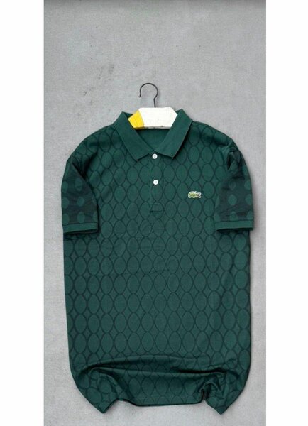 Polo homme motif moderne