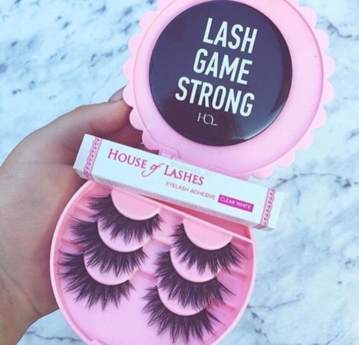 Faux cils volumineux