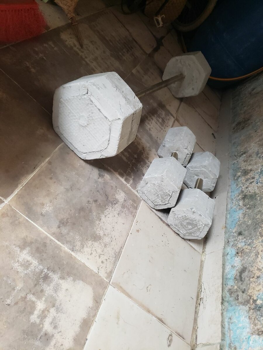 Haltères béton robustes