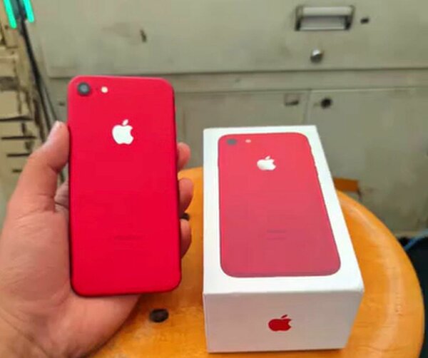 iPhone SE (2020) Rouge
