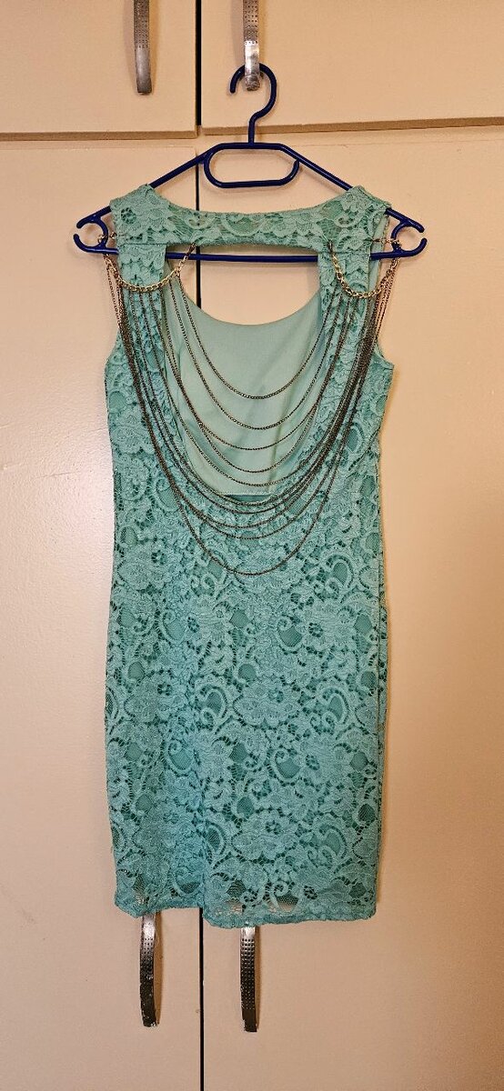 Robe en dentelle élégante T38