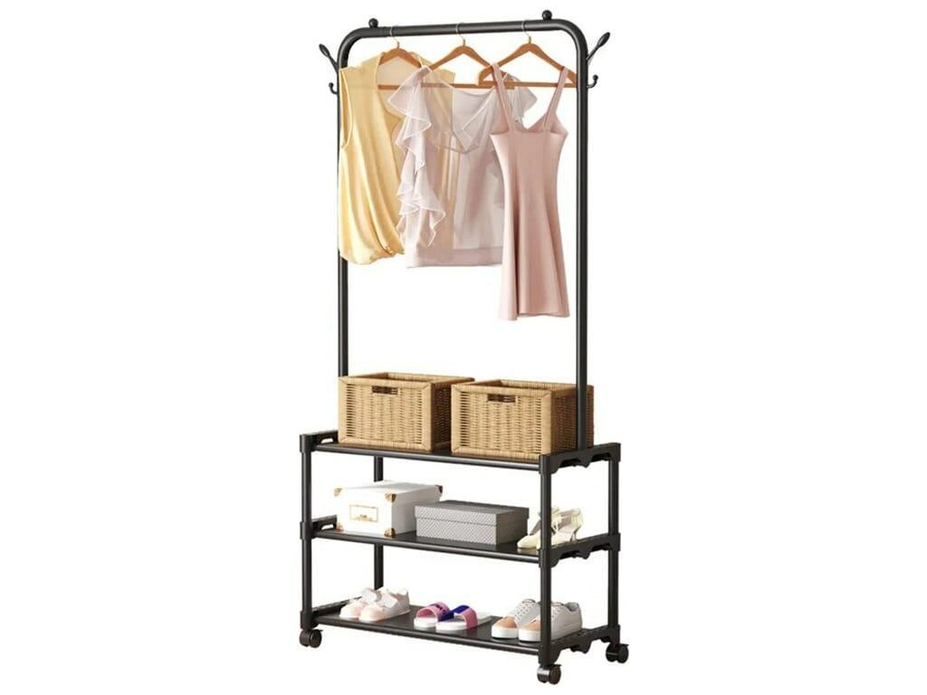 Porte-vêtements avec étagères