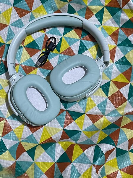 Casque audio sans fil gris