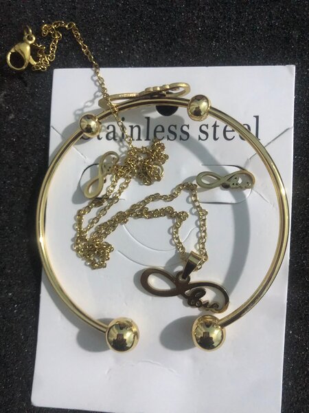 Bijoux en acier inoxydable