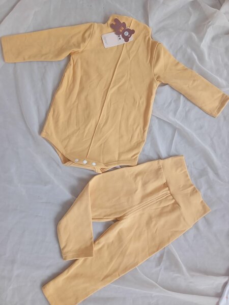 Set de vêtements bébé jaune