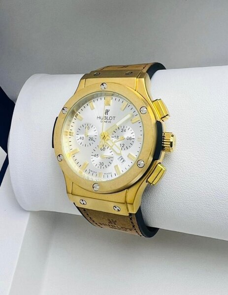 ( Hublot )
