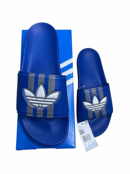 Claquettes bleues confortables