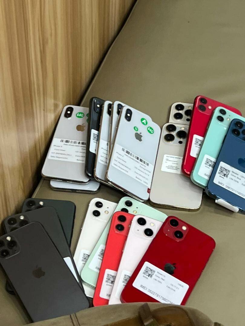 Iphone x casi neuf 64 gigas super propre batterie 100 pource