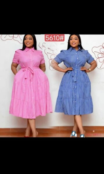 Robe mi-longue rayée élégante