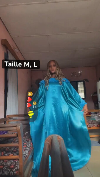 Caftan élégant en satin bleu