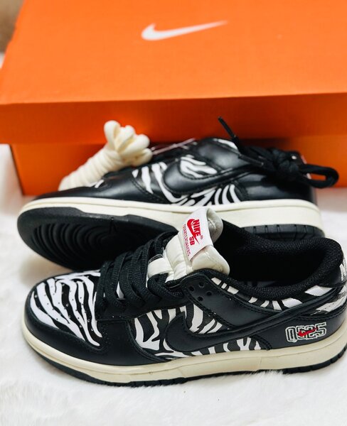 Baskets zébrées pour hommes