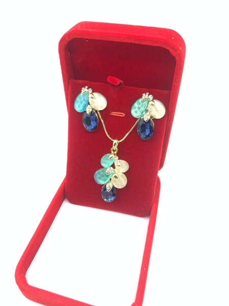 Ensemble bijoux or plaqué