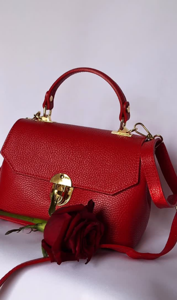 Сумочка-чемоданчик из натуральной, зернистой кожи