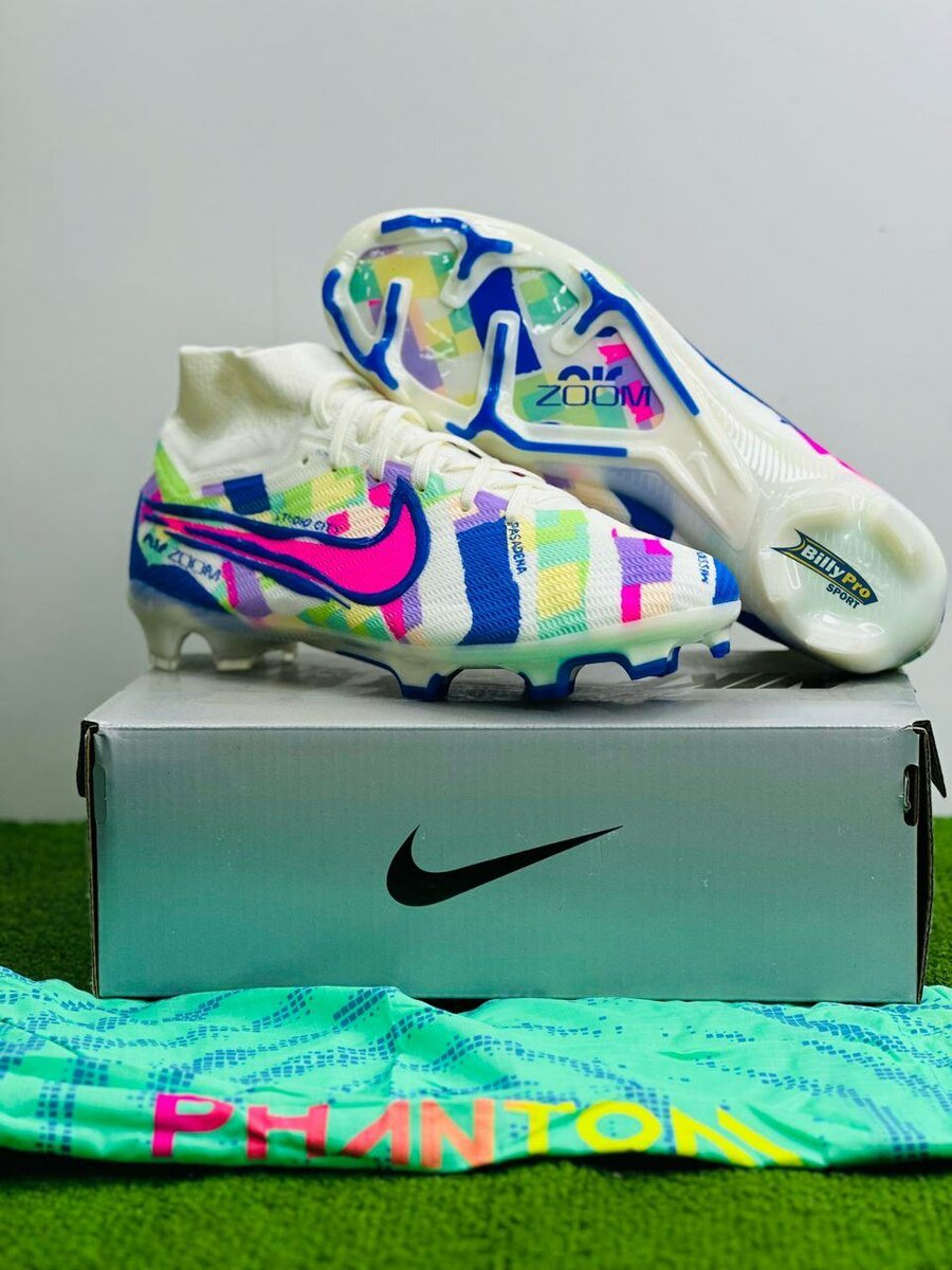 Soccer boots