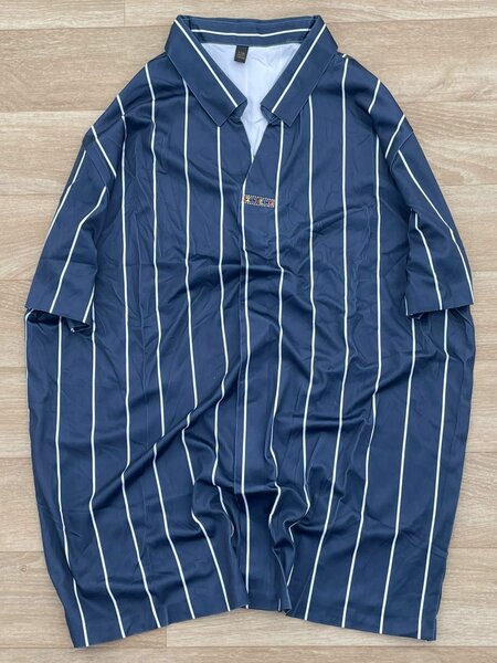 Chemise à rayures modernes