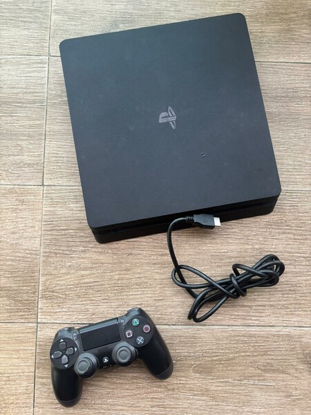 PlayStation 4 Slim