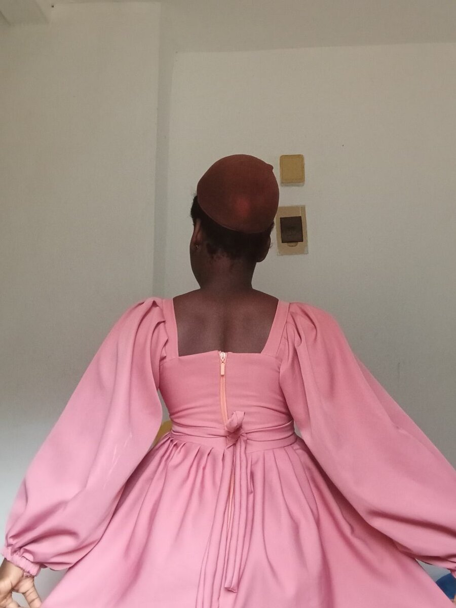 Robe élégante en rose poudré