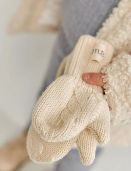 теплые рукавички с пальчиком на холодный период 