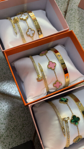 Bracelets élégants en or