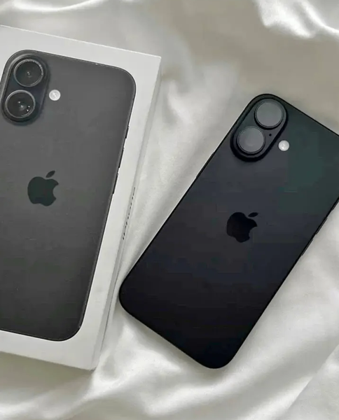 iPhone 16 Noir Élégant