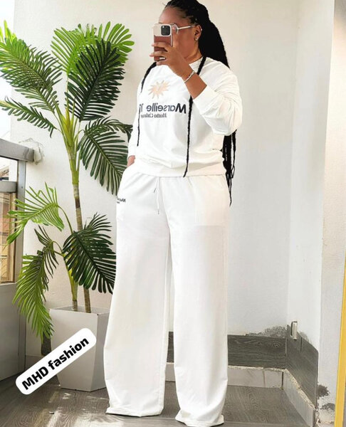 Ensemble de survêtement blanc élégant