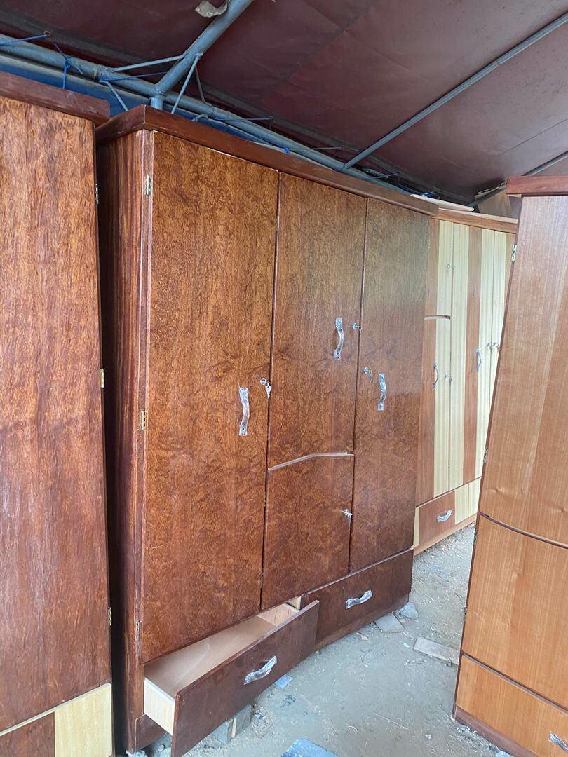 Armoire en bois élégante