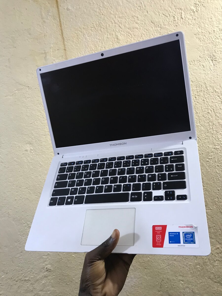 Laptop Thomson léger et rapide