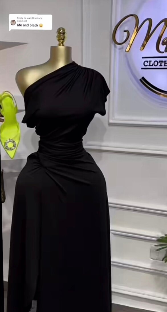 Robe élégante drapée femme