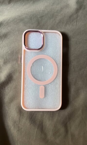 iPhone 15 pro MagSafe