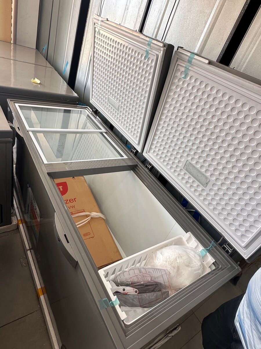 Congélateur couché 600l vitré