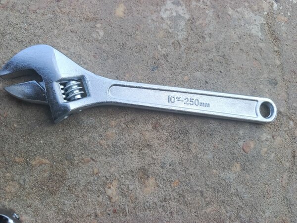 Clé à molette 250mm réglable