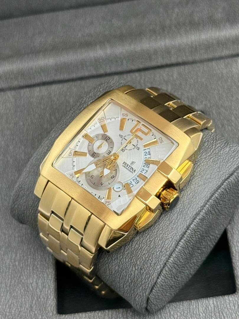 Montres en or élégantes