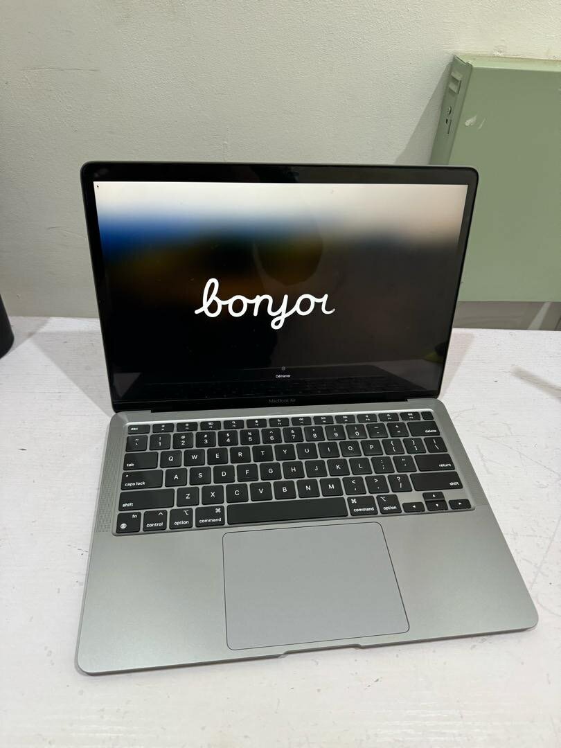 Apple MacBook Air M1