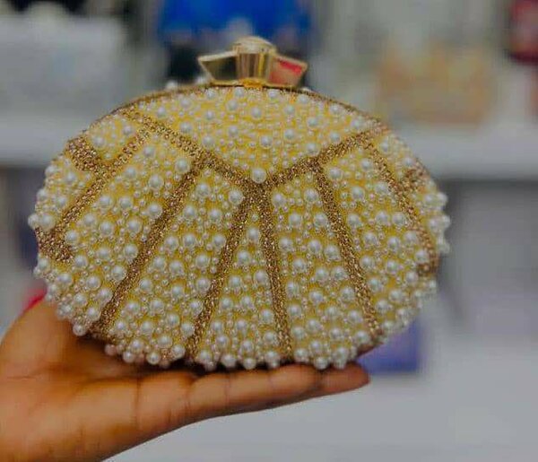 Pochette perlée élégante