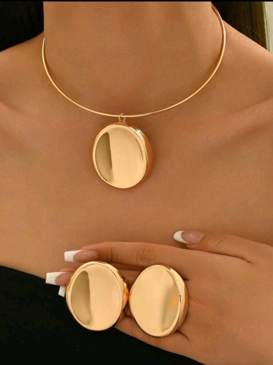 Collier et Boucles d'Oreilles Dorés