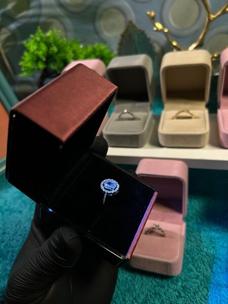 Éblouissante bague de promesse