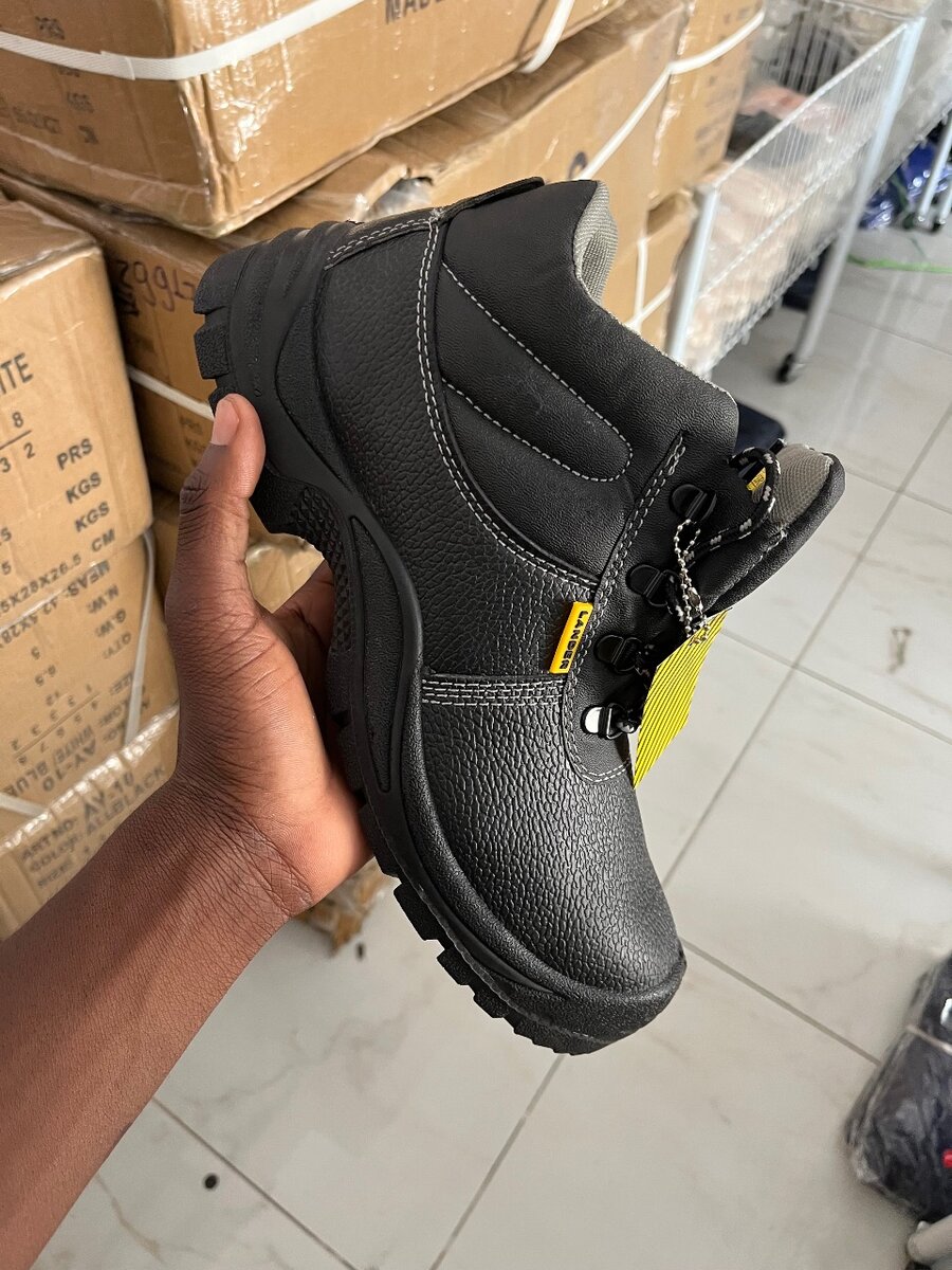 Safety boots