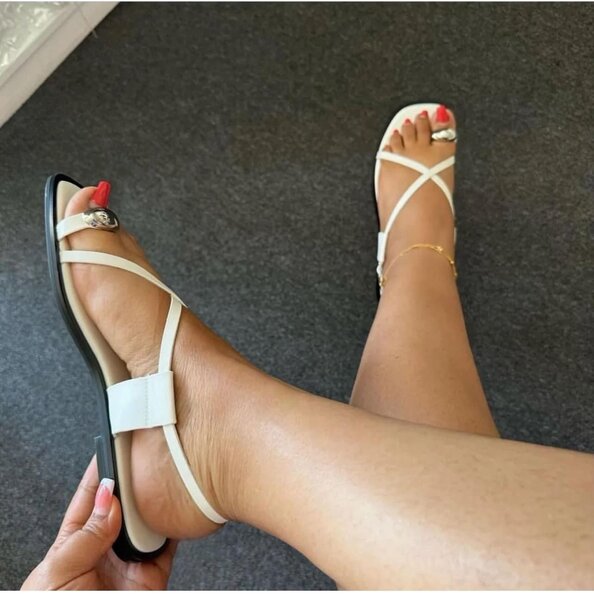 Ladies flat sandals