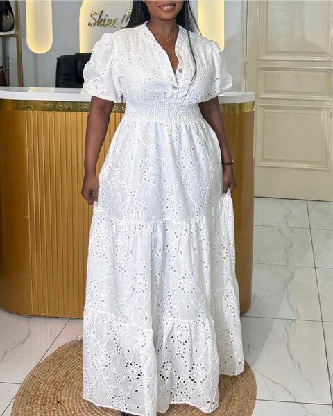 Robe longue en dentelle blanche