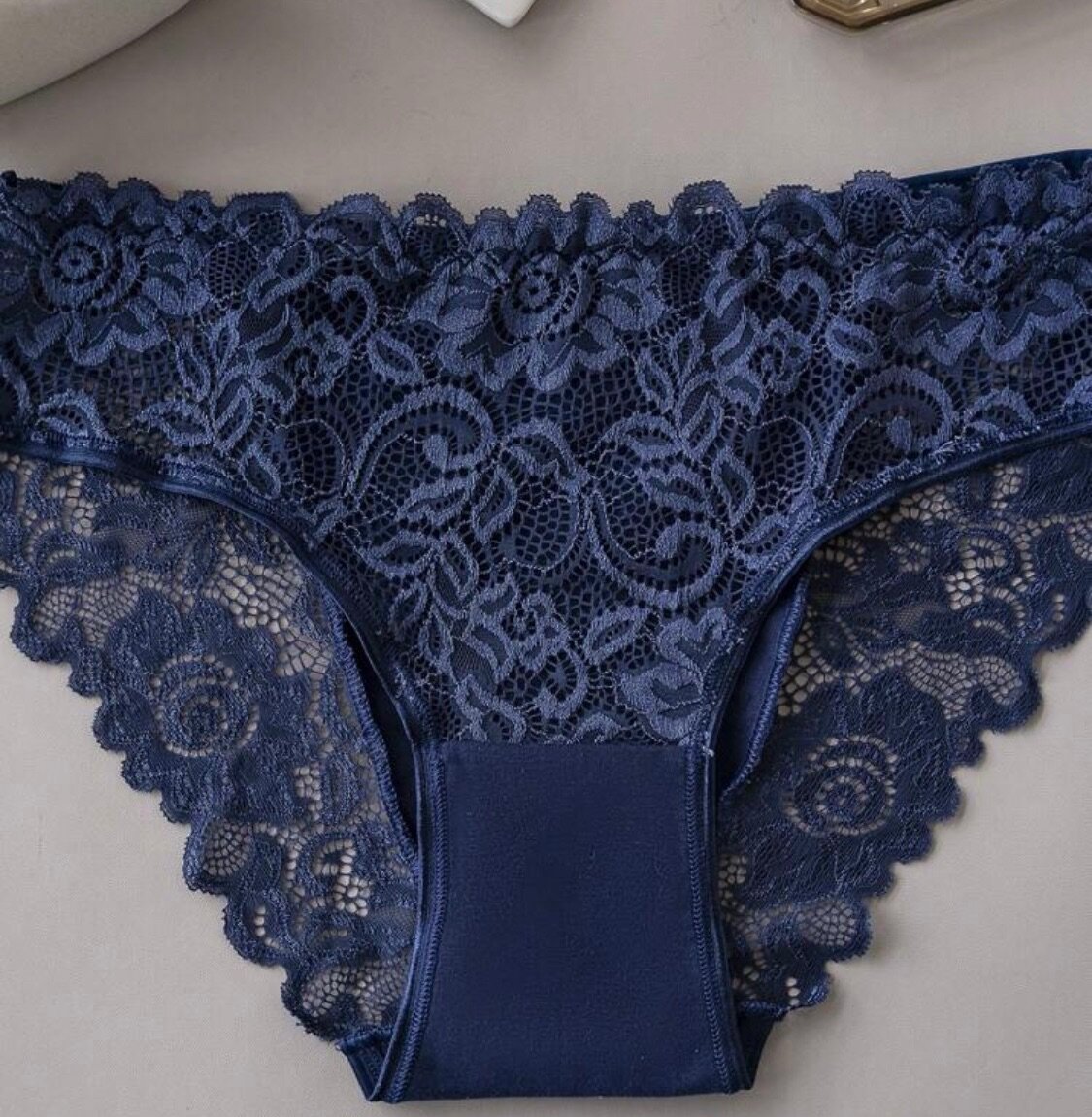 Lot de 03 Culottes en dentelle