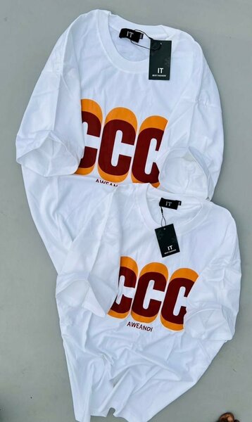 T-shirt blanc imprimé CCC