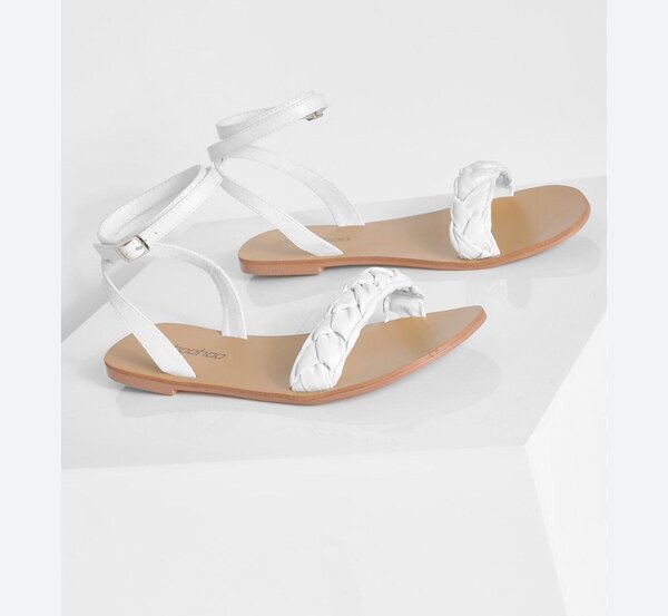 boohoo flat sandals