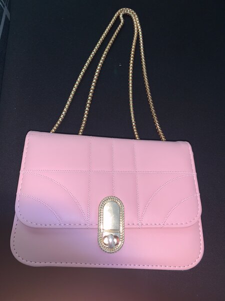 Sac à main rose élégant