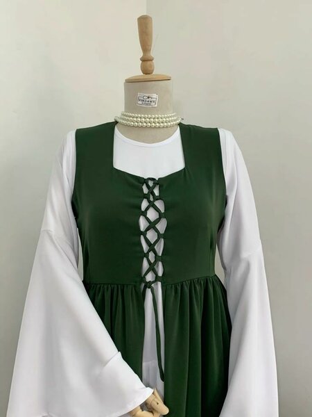 Robe médiévale élégante