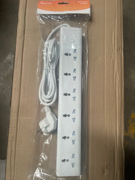 Multiprise avec interrupteur