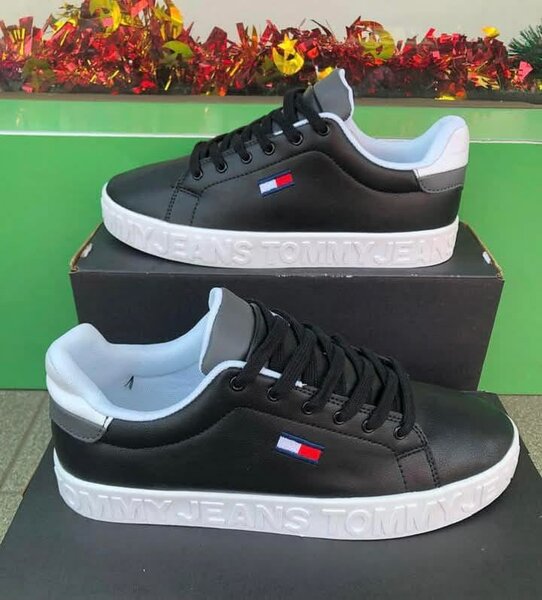 Tommy Hilfiger black and white